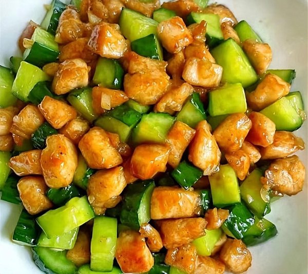 泸深通 三伏天不要太节俭，建议：中老年多吃3种高蛋白食物，精神过苦夏